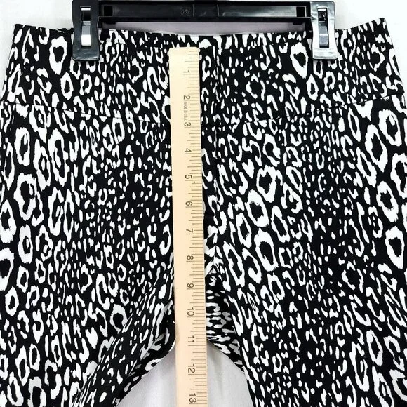 Guess By Marciano Pants Size 4 Animal Cheetah Print Zip Ankle 28" Inseam - Picture 5 of 15